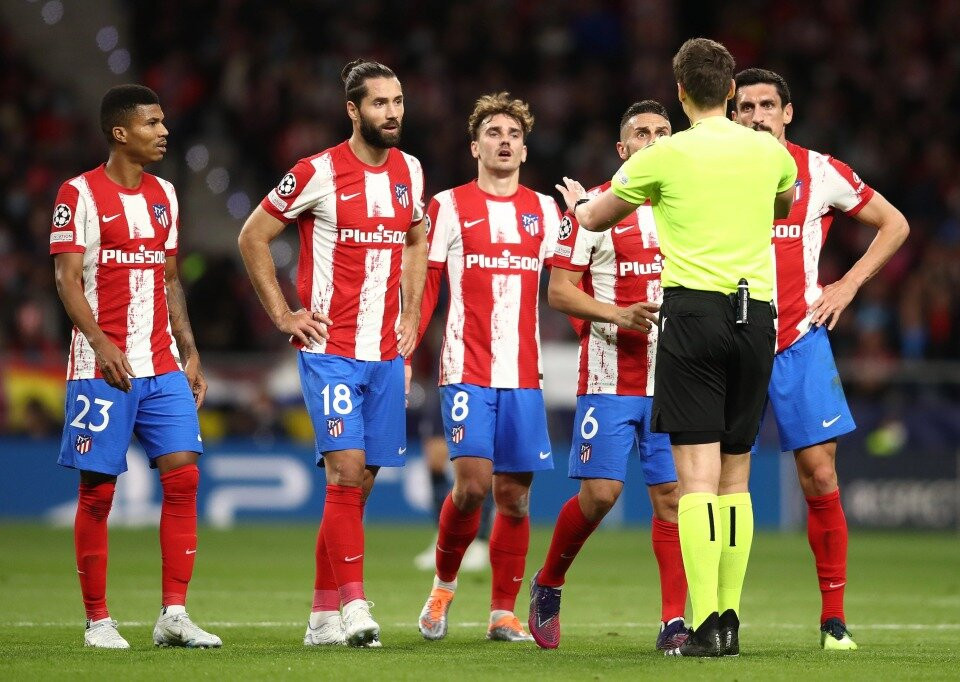 Cận cảnh màn loạn đả giữa cầu thủ Atletico và Man City