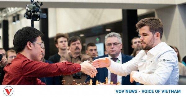 Vietnamese GM records debut win against chess king Carlsen - VnExpress  International