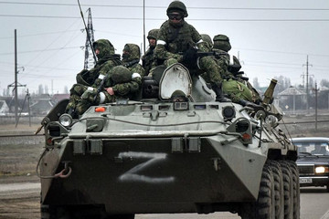 Chỉ huy quân Ukraine ở Mariupol cầu cứu, Anh nói Nga gặp vấn đề hậu cần
