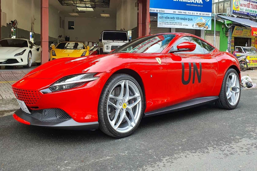 Chi tiết Ferrari Roma của ông chủ cà phê Trung Nguyên