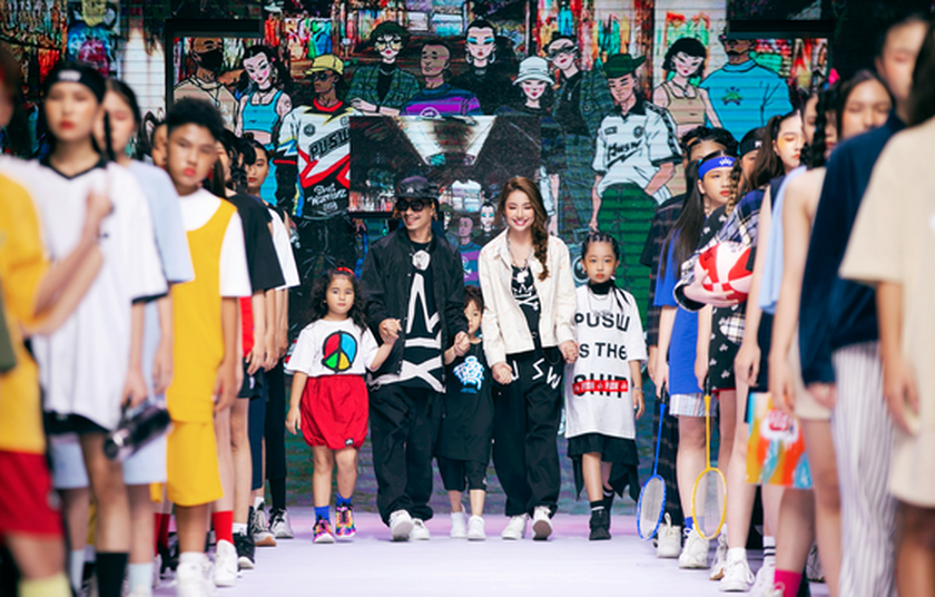 Children's fashion show broadcasts messages on protection of children ảnh 2