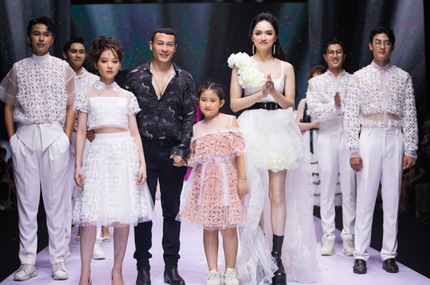 Children's fashion show broadcasts messages on protection of children ảnh 11