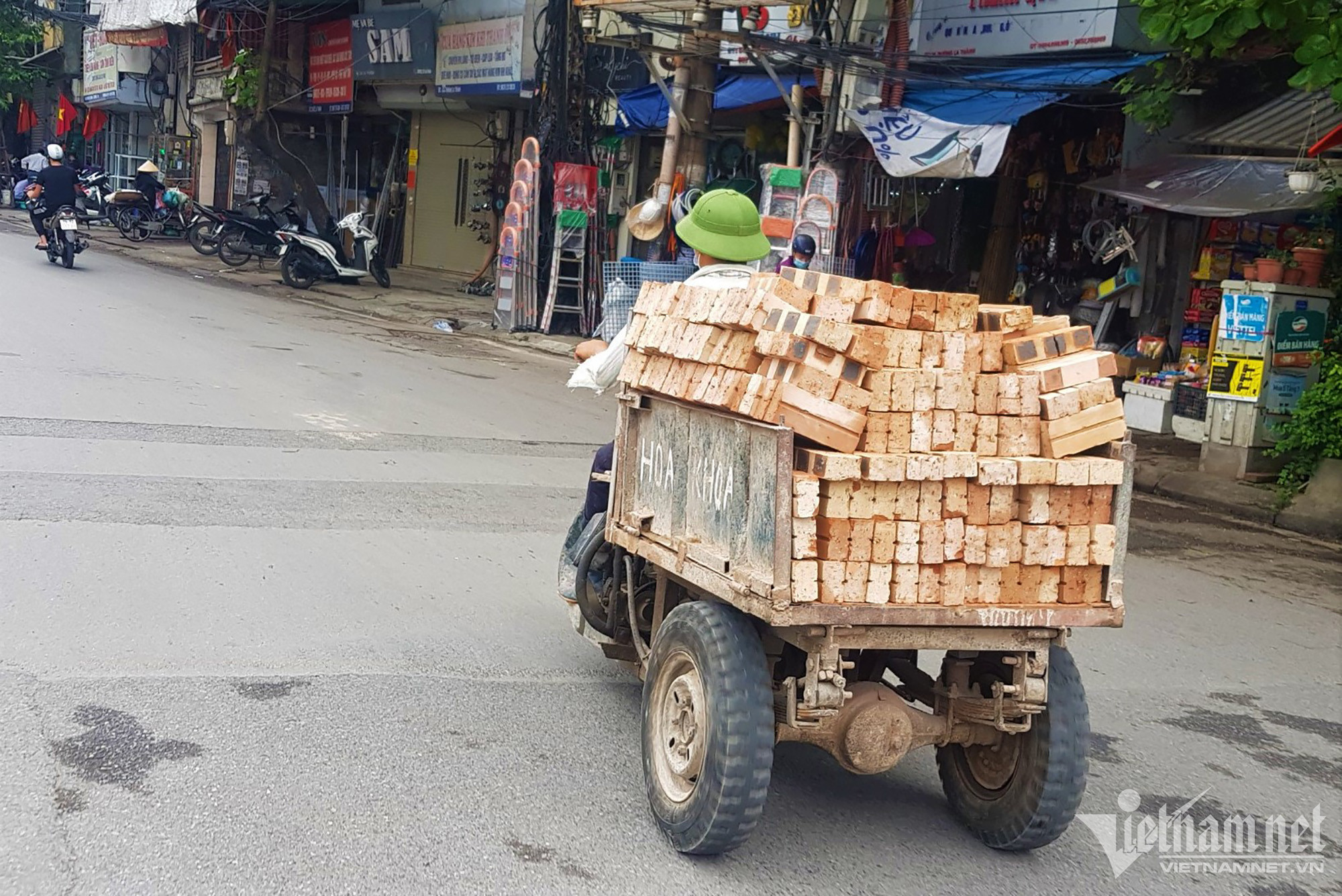 Xe Ba Bánh Tự Chế Vẫn Tung Hoành Khắp Phố Hà Nội