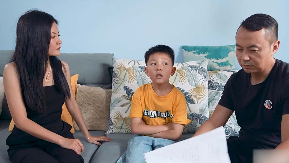 Cười rung rốn với 'bản hợp đồng' của con trai nếu bố mẹ ly hôn
