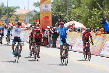 Cúp xe đạp truyền hình TPHCM: Nguyệt Minh thắng chặng nhờ nước rút 71 km/giờ