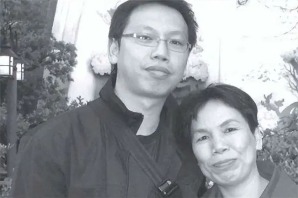 Cưu mang đứa trẻ mồ côi, 15 năm sau bất ngờ nhận được 55 tỷ