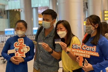 Da Nang presents 50,000 SIM cards to foreign tourists