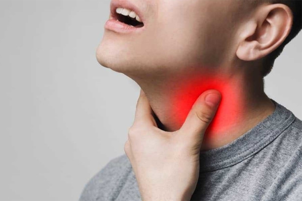 Đặc điểm của triệu chứng đau họng do Covid-19