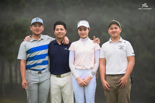Dàn tuyển thủ golf Việt Nam 'làm nóng' trước SEA Games 31