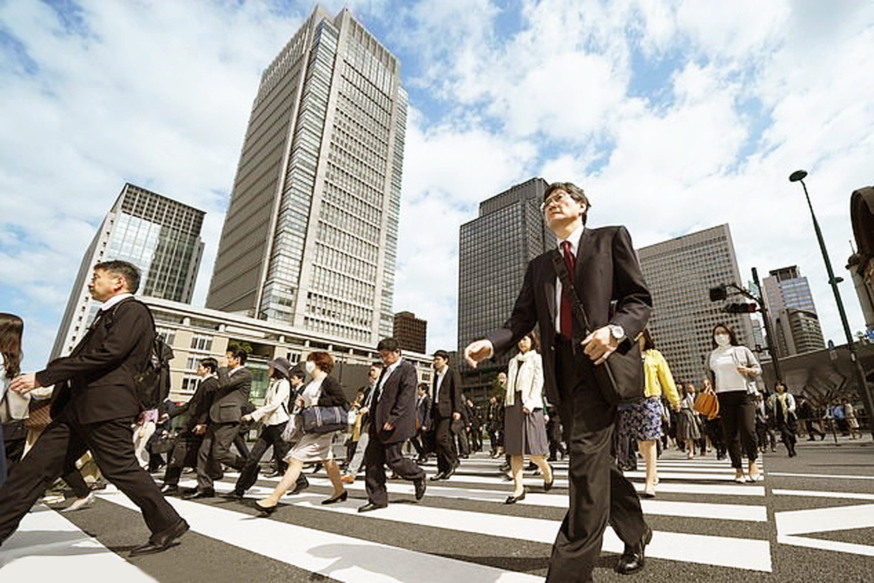 Many Japanese companies switch to a 4-day work week to balance work and life for employees - PHOTO: GETTY IMAGES