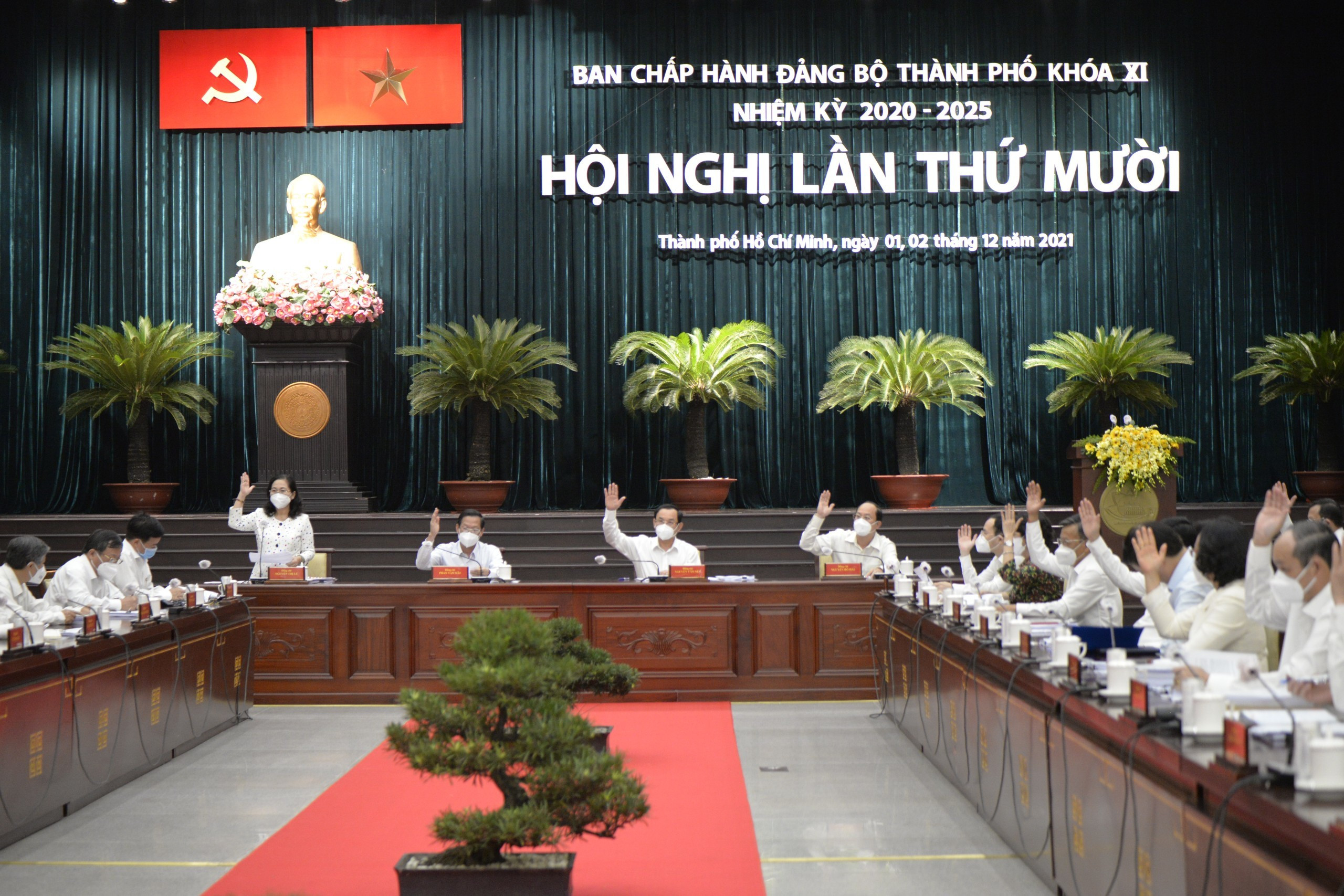 Bí thư TP.HCM: Qua ứng phó với dịch, thấy rõ những hạn chế