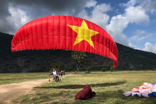 Đến Tây Ninh bay dù lượn, ngắm cảnh sắc tuyệt mỹ