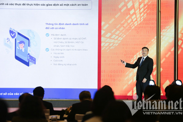 Chuyển đổi số phải hướng tới người dân, doanh nghiệp
