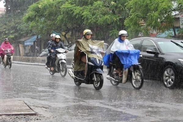 Dự báo thời tiết 10/5: Mưa giông tiếp tục hoành hành miền Bắc