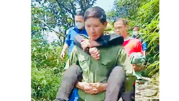 Falling into 30m abyss, Hanoi's woman rescued after 7 days