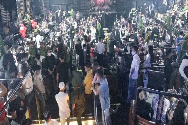 Gần 100 người dương tính với ma tuý trong quán bar trung tâm TP.HCM