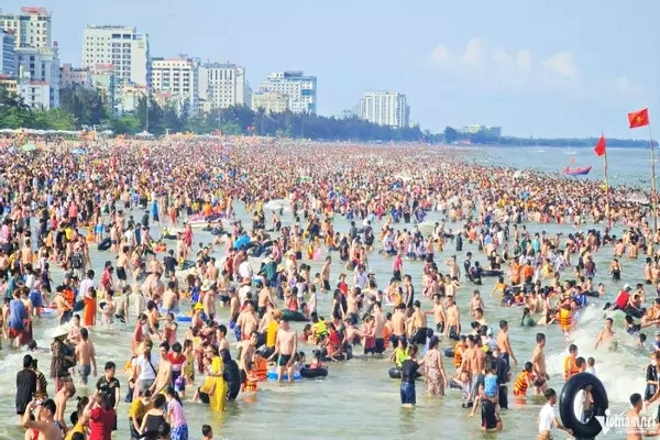 Gần 900 nghìn du khách đến Thanh Hóa trong 2 ngày nghỉ lễ, gấp đôi dự kiến