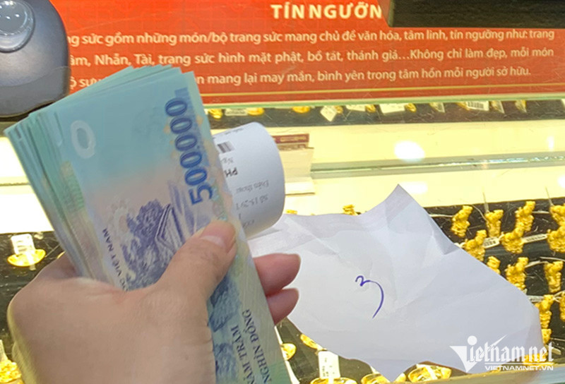 gia-vang-hom-nay-30-04-2022-tang-trong-ky-nghi-le