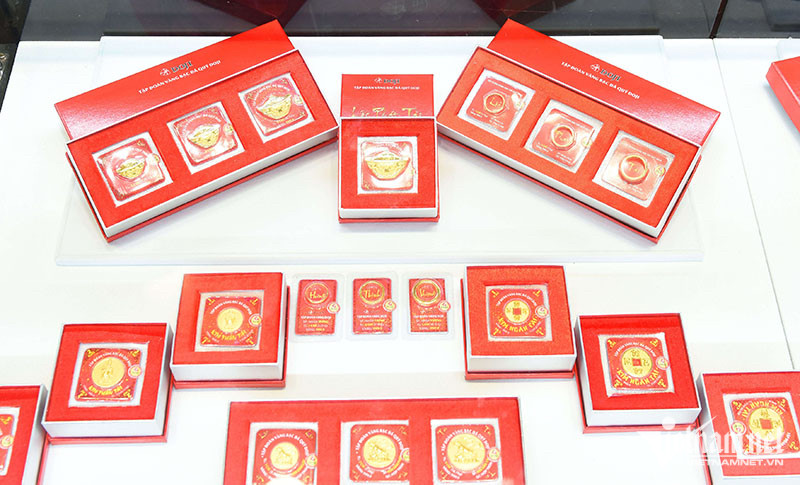 gia-vang-hom-nay-23-04-2022-cuoi-tuan-giam-gia