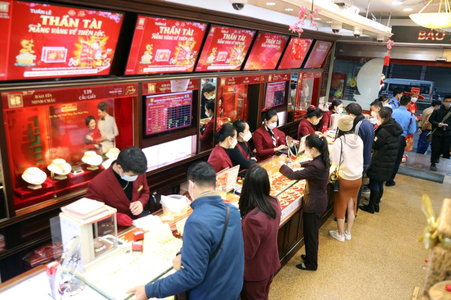 Giá vàng hôm nay 27/4: USD tăng tiếp, vàng liên tục chao đảo