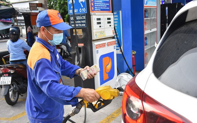 Giá xăng dầu tăng mạnh trở lại, mối nguy cơ ngày càng thêm áp lực