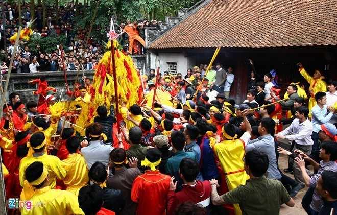 Giẫm đạp để cướp lộc làm méo mó ý nghĩa tích cực của lễ hội