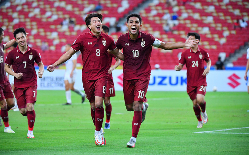 Hạ Philippines, Thái Lan đoạt vé bán kết AFF Cup