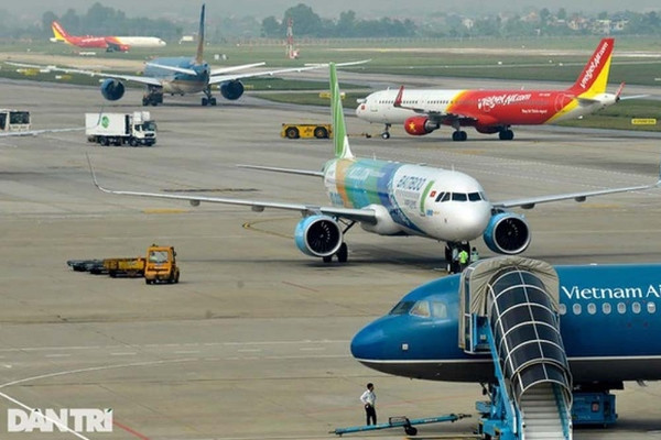 Hàng không tăng hàng nghìn chuyến bay, tàu hỏa 'ngóng' khách dịp nghỉ lễ