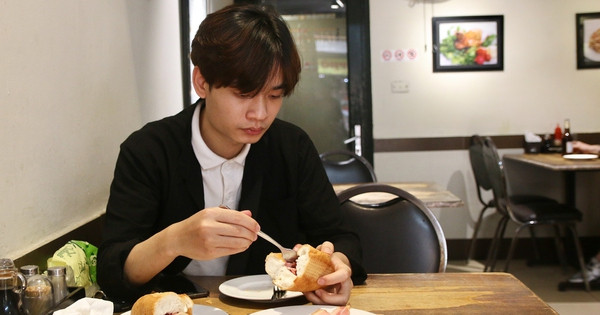 Hiệu bánh mì trường tồn suốt 80 năm ở Thủ đô, giá lên tới 120 nghìn đồng 1 cái