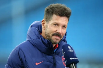 HLV Simeone mê tín quá mức, sao chép MU vẫn thua Man City