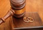 Nghi chồng ngoại tình, vợ đòi ly hôn 3 năm không xong