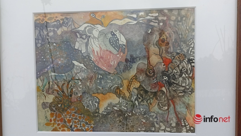 Triển lãm tranh trên mặt hồ, trong rừng gây ấn tượng