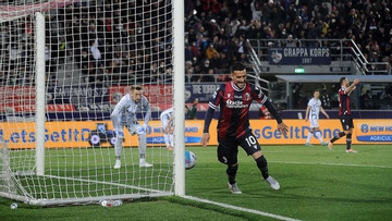 Inter thua ngược Bologna, AC Milan mở cờ trong bụng