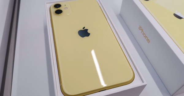 iPhone 11 tiếp tục giảm giá sâu, xuống mức thấp nhất từ khi ra mắt đến nay