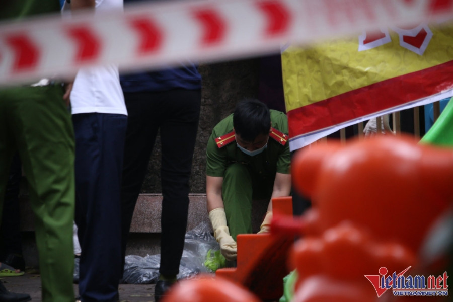 Khám nghiệm hiện trường vụ cháy khiến 5 người tử vong ở Hà Nội