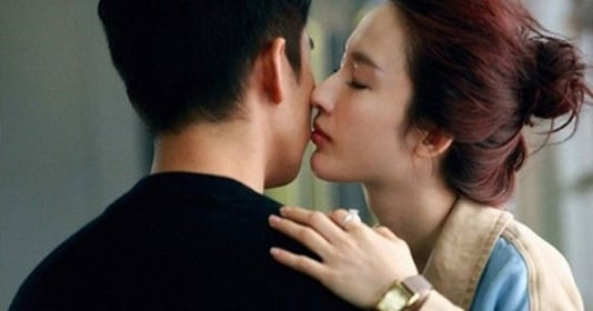 Khi bước vào độ tuổi này phụ nữ rất dễ ngoại tình - 2