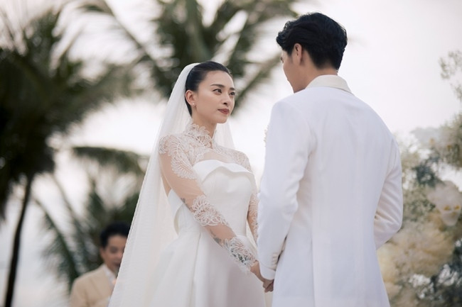 The most beautiful and emotional moment in Ngo Thanh Van’s wedding