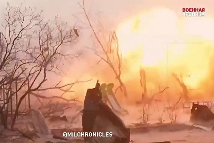 The moment the tank crew in Ukraine escaped death by luck