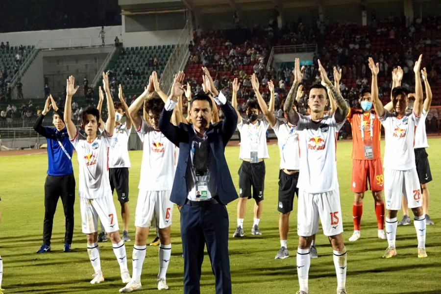 Kiatisuk: AFC Champions League là nơi để HAGL ‘chào hàng’