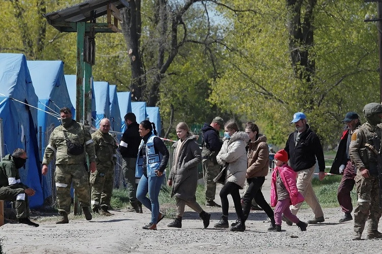 Kiev accuses Russia of shelling Azovstal, fierce fighting in eastern Ukraine