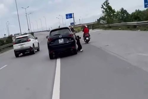 Lái xe Mazda hất văng người phụ nữ ở Hà Nội có bị truy cứu trách nhiệm?