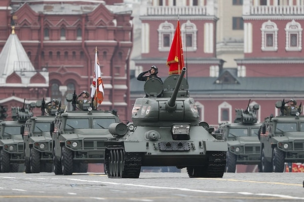 Lễ duyệt binh Ngày Chiến Thắng: Nga khoe hàng nghìn khí tài, vắng mặt các chiến cơ