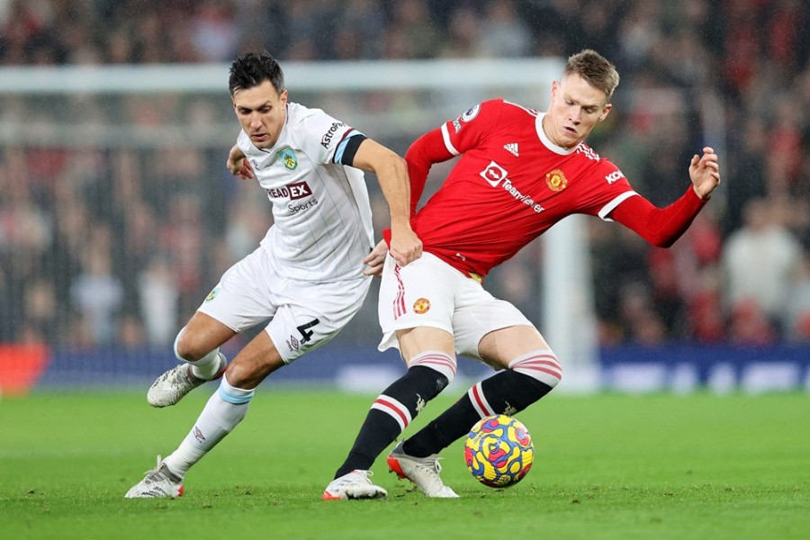 Lịch thi đấu bóng đá hôm nay 2/5: MU vớt vát hi vọng top 4