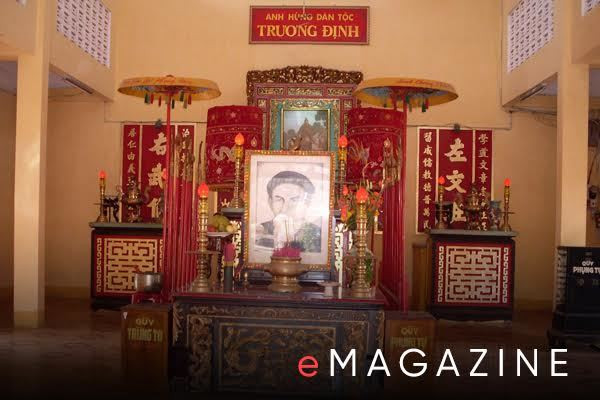 Liễn đối trong thờ cúng của người Nam bộ: Nhắc nhở con cháu biết trên biết dưới, nhớ ơn tổ tông