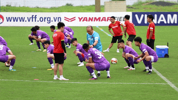 Loạt hành động đáng yêu 'rụng tim' HLV Park Hang Seo dành cho học trò U23 Việt Nam