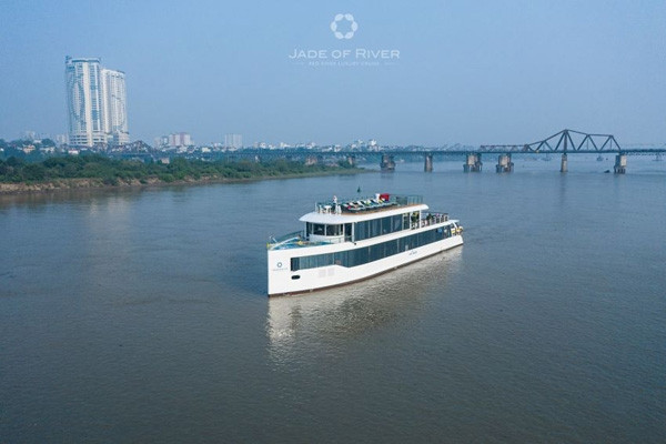 Luxury cruise on Red River launched