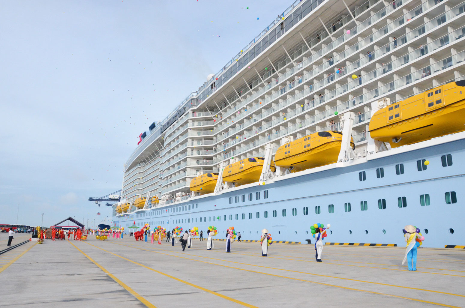 Many international cruise ships to arrive in Vietnam