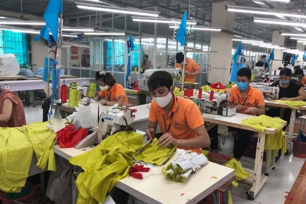 Minimum wage must be raised to ensure workers’ living standard: labor confederation
