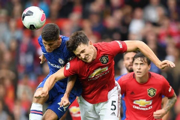 MU mất hơn nửa đội hình đấu Chelsea, có Maguire và Jadon Sancho