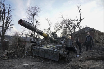 Nga dồn quân về Donbass, Ukraine muốn quốc tế mạnh tay hơn